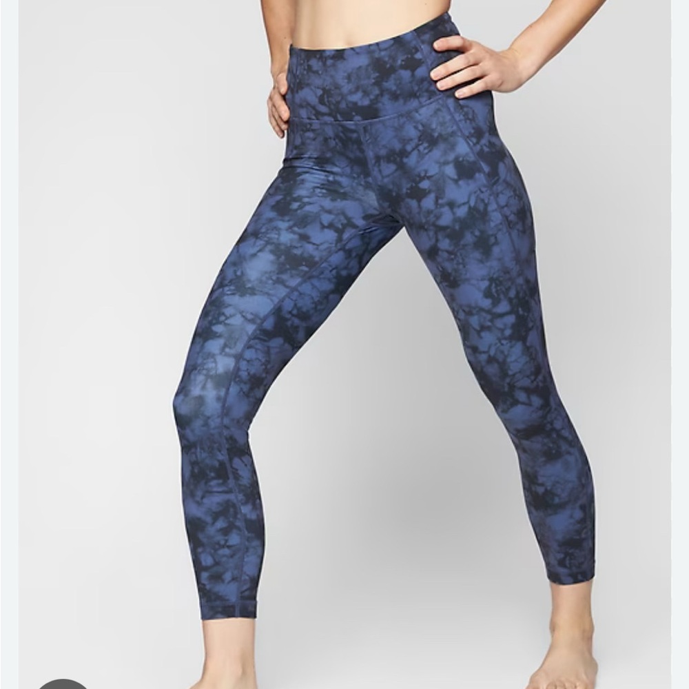 Athleta salutation 7/8 Leggings High Waist tie dye leggings in Navy/stormy sky